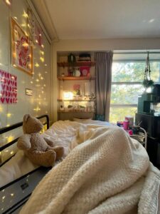 college dorm room decor