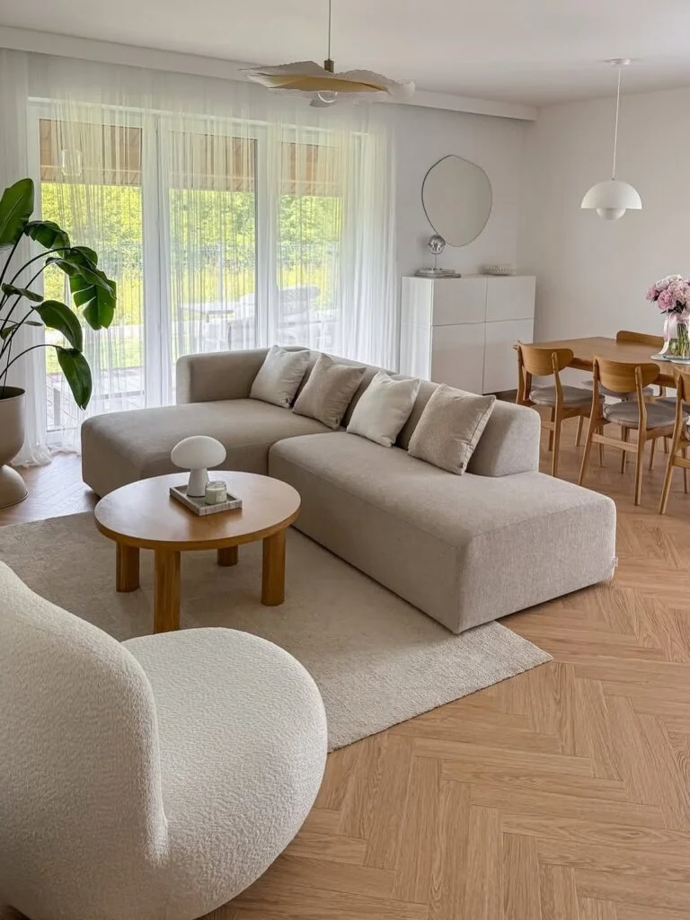 4. Corner Seating Layout to Maximize Dead Space